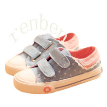 Hot New Arriving Fashion Children′s Casual Canvas Shoes